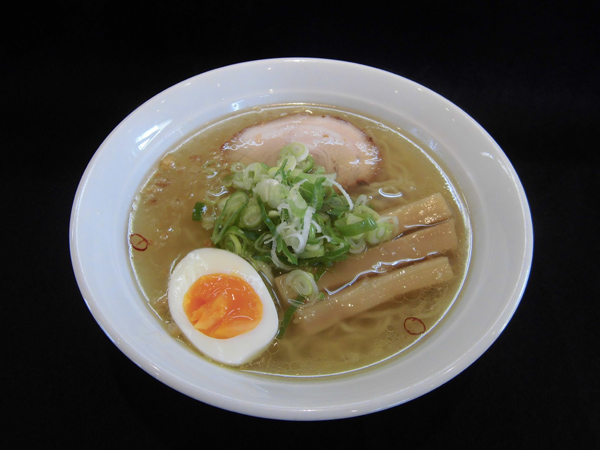 極（きわみ）塩ラーメン 900円